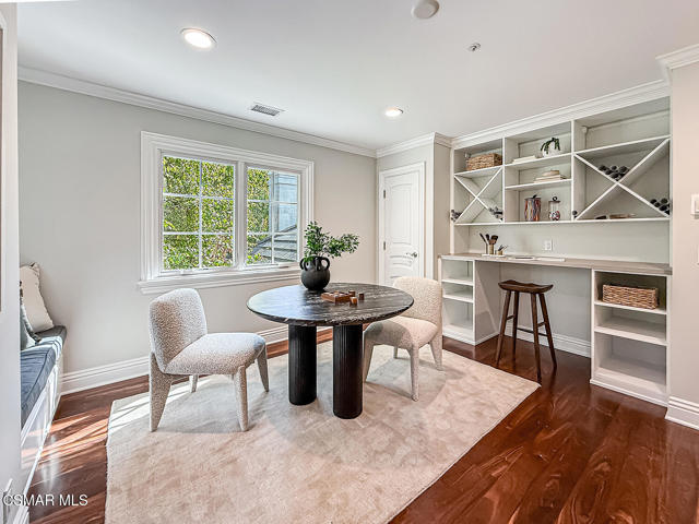 581 Lakeview Canyon Road, Westlake Village CA: https://media.crmls.org/mediaz/c10defad-0951-4386-8509-6170390583ca.jpg