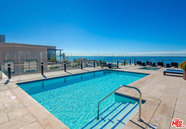 1755 Ocean Avenue, Santa Monica CA: https://media.crmls.org/mediaz/c10ea1c7-3498-4bc4-923a-1e420facb9c3.jpg