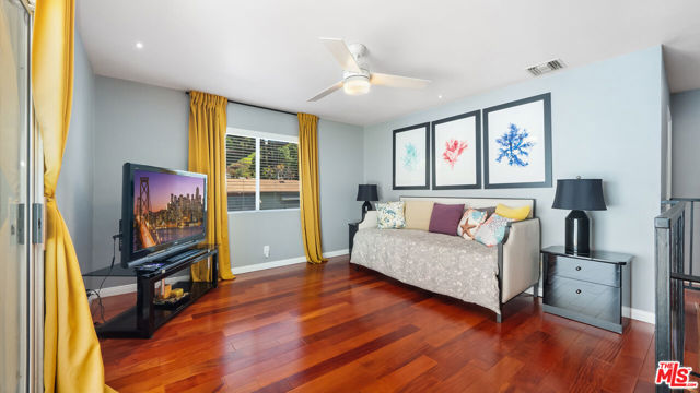 2655 Saxon Drive, Los Angeles CA: https://media.crmls.org/mediaz/c11062a6-5605-43ce-b2a1-b44a08dd212b.jpg