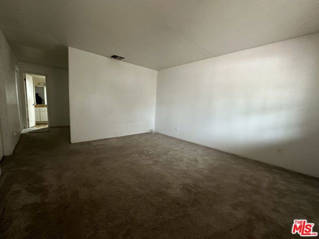 Bonus Room - Living area