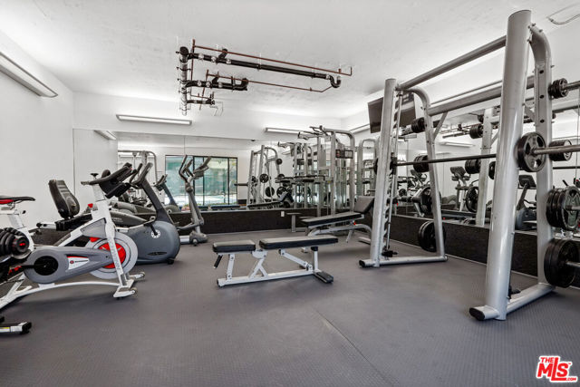 306 Bora Bora Way, Marina del Rey CA: https://media.crmls.org/mediaz/c11149dd-e96f-44fd-b9d6-9171e30a20e8.jpg