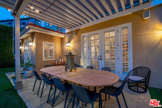 969 S Carmelina Avenue, Los Angeles CA: https://media.crmls.org/mediaz/c1117c86-21e9-4a48-869c-d36bbaa2a2f9.jpg