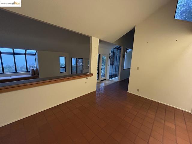 371 Montair DR, Danville CA: https://media.crmls.org/mediaz/c1125a01-0483-45b3-a585-bb531939df39.jpg
