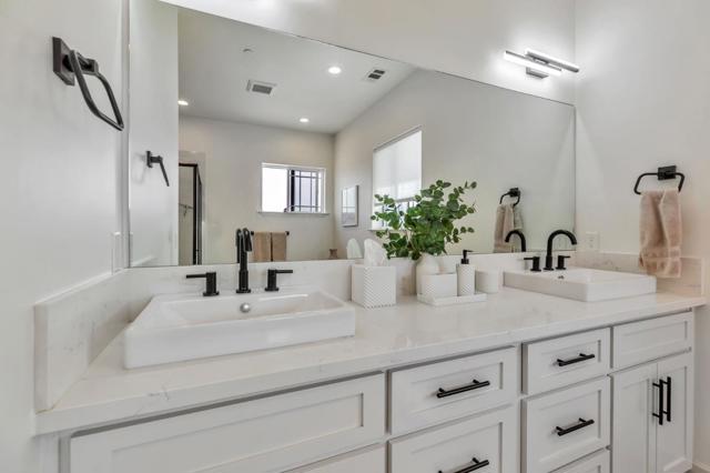 10055 Foothill Avenue, Gilroy CA: https://media.crmls.org/mediaz/c1136166-931b-4d0a-8521-35e808cbe5e5.jpg