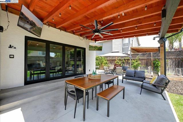 1890 Conte Way, Morgan Hill CA: https://media.crmls.org/mediaz/c1138260-4fee-4295-af60-2dd74fbdffbb.jpg