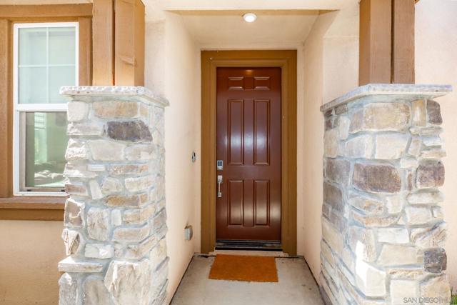 532 Enzo St, Lake Elsinore CA: https://media.crmls.org/mediaz/c113c167-7794-41c6-87ea-3823cf9d2958.jpg