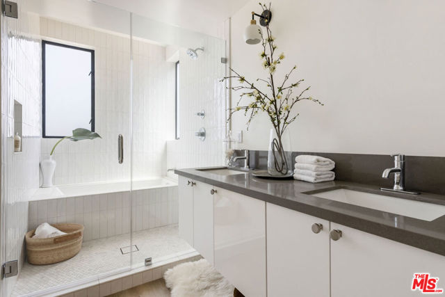 172 S Avenue 58, Los Angeles CA: https://media.crmls.org/mediaz/c114164f-df51-4ffc-b767-0eb86b367cbe.jpg