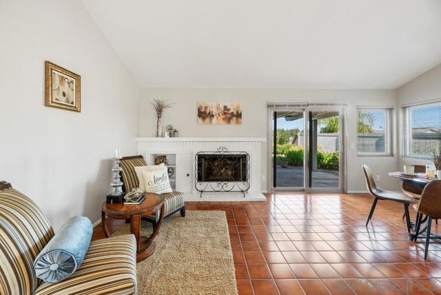 16071 Sun Summit Pt, San Diego CA: https://media.crmls.org/mediaz/c11480a5-a5e4-4f28-99f5-f5ddcc8b41be.jpg