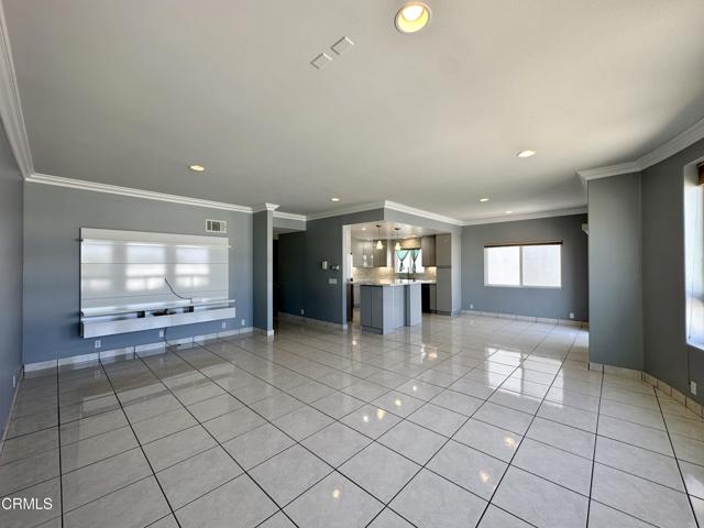 4053 Sunset Lane Lane, Oxnard CA: https://media.crmls.org/mediaz/c1148bbf-1c23-44ad-b712-841a07ce961c.jpg