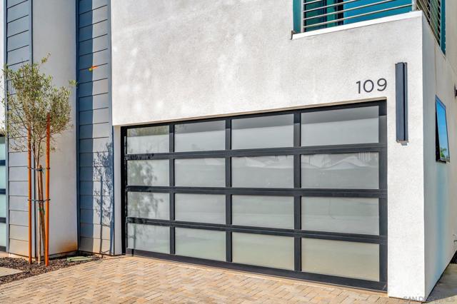 109 Daisy, Imperial Beach CA: https://media.crmls.org/mediaz/c114d656-3d8e-4ea0-9a61-21d987ff0429.jpg