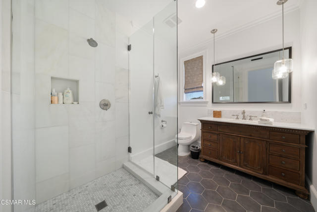 2160 Marshbrook Road, Thousand Oaks CA: https://media.crmls.org/mediaz/c11532e4-afa1-4ad9-bab7-f3151fc896c4.jpg