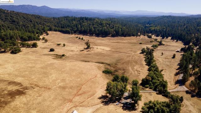 10488 Converse RD, Coulterville CA: https://media.crmls.org/mediaz/c1153e3a-3f13-4976-be2a-e44afc134769.jpg