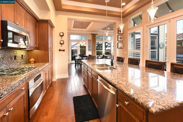 1759 Latour Ave, Brentwood CA: https://media.crmls.org/mediaz/c1159d78-82b2-447d-8b62-03c53a0404c9.jpg