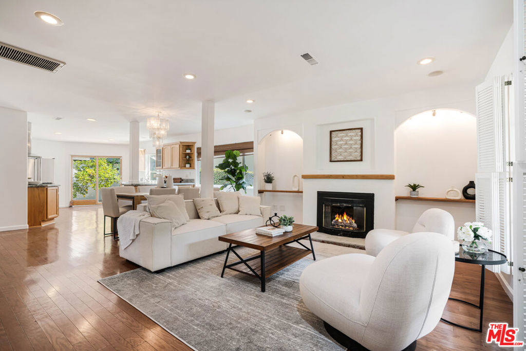 7393 W 81st Street
