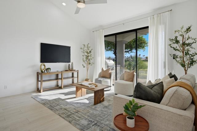 56300 Pebble Beach, La Quinta CA: https://media.crmls.org/mediaz/c1160546-062e-48cc-8246-21414724f8ed.jpg