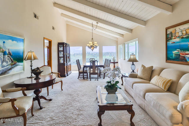 1822 Calle Borrego, Thousand Oaks CA: https://media.crmls.org/mediaz/c1161d4a-c8a0-48bd-867a-66fba1b1755d.jpg