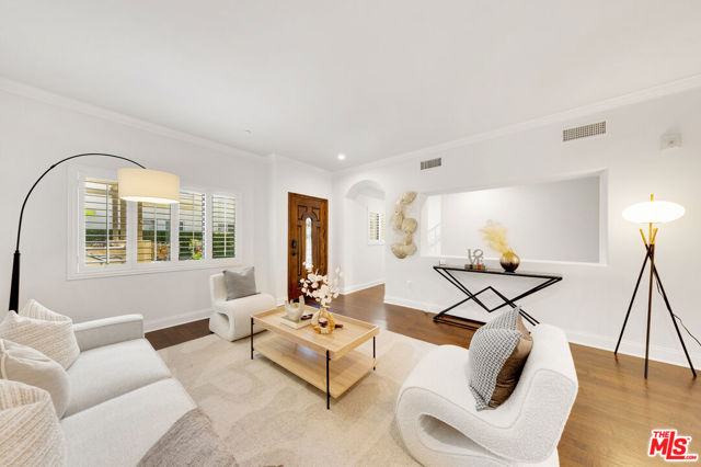 2449 Oswego Street, Pasadena CA: https://media.crmls.org/mediaz/c117fc7a-e330-4686-83ec-5b245d745736.jpg