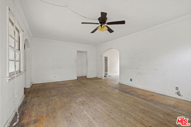 13723 Pinney Street photo 3