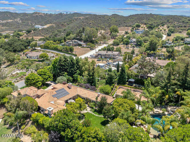 421 Whitegate Road, Thousand Oaks CA: https://media.crmls.org/mediaz/c118bbb8-ff79-4893-a8c9-aad4e86b40b9.jpg