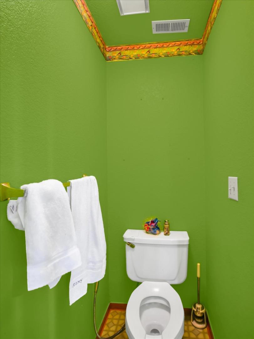 https://media.crmls.org/mediaz/c118e65a-51ca-4298-bd79-be32d9a36a54.jpg?preset=X-Large