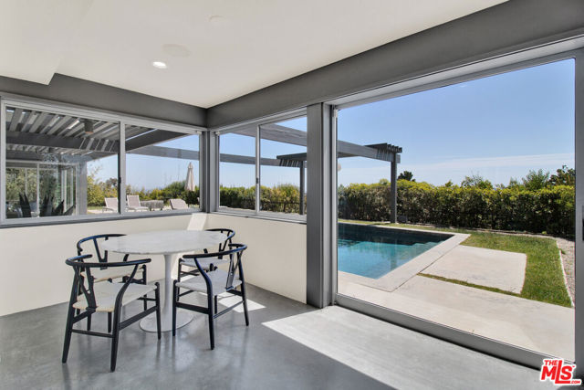 9892 BEVERLY GROVE Drive, Beverly Hills CA: https://media.crmls.org/mediaz/c1190e43-da3b-4112-91d0-8063468404d9.jpg