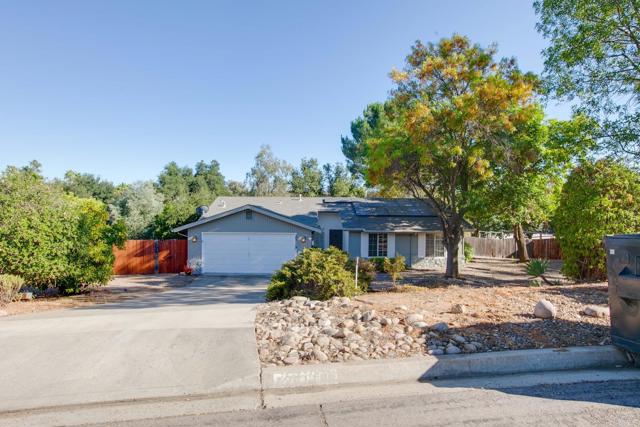 25119 Como Esta Court, Ramona CA: https://media.crmls.org/mediaz/c11931d9-018c-4156-8562-d93a07dcc30a.jpg