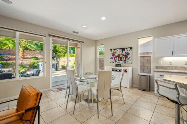 81172 Victoria Lane, La Quinta CA: https://media.crmls.org/mediaz/c1193ce9-3d3e-441f-b33d-f3143efbc3e9.jpg