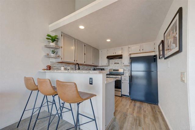 Detail Gallery Image 16 of 29 For 6669 Corte Maria, Carlsbad,  CA 92009 - 2 Beds | 2 Baths