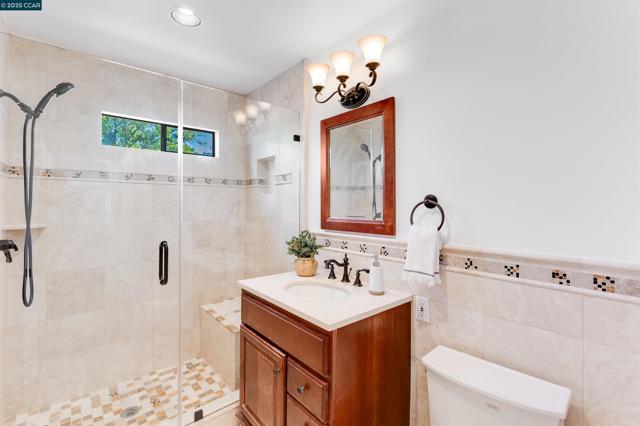 2424 San Miguel Dr, Walnut Creek CA: https://media.crmls.org/mediaz/c119c14d-1a24-4e81-94c1-6c7d55fd7c00.jpg