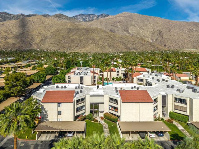 1552 S Camino Real, Palm Springs CA: https://media.crmls.org/mediaz/c11a10a1-c40c-4e29-97ea-af2a8947c7df.jpg