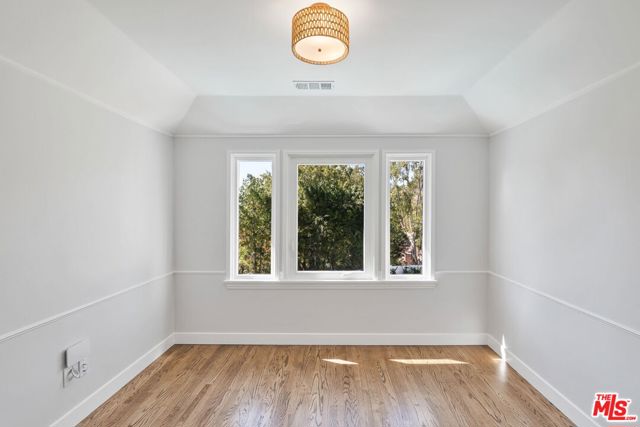 2383 Panorama Terrace, Los Angeles CA: https://media.crmls.org/mediaz/c11a9d24-3d62-4e4f-9038-f2cf05cf54c5.jpg