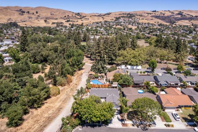 3166 Balmoral Drive, San Jose CA: https://media.crmls.org/mediaz/c11cbf52-f7b7-4dc6-a460-0afa3239fdf8.jpg