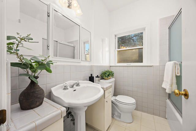 Detail Gallery Image 23 of 46 For 1870 Brigden Rd, Pasadena,  CA 91104 - 3 Beds | 2 Baths