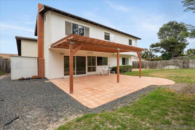 13334 Barbados Way, Del Mar CA: https://media.crmls.org/mediaz/c11e8305-1d91-4cb3-9306-41680b0c98b5.jpg