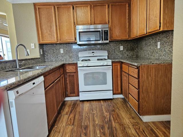4575 Park Hill Court, Antioch CA: https://media.crmls.org/mediaz/c11f29a7-ab7a-438d-b906-fe4ada4757a1.jpg