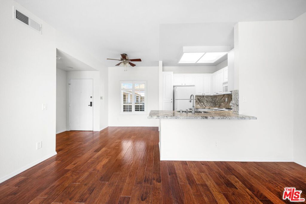 2150 Camino De La Reina - photo 10