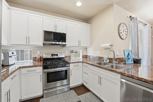 4543 Rainier Ave, San Diego CA: https://media.crmls.org/mediaz/c11fe64a-54b4-44e5-925e-095793dfad8e.jpg