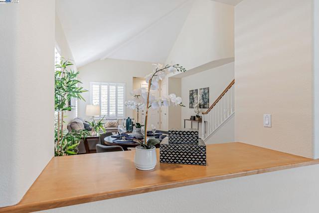 1657 Via Cortina, San Jose CA: https://media.crmls.org/mediaz/c1202d36-683f-4402-a228-b45ffb36aff5.jpg
