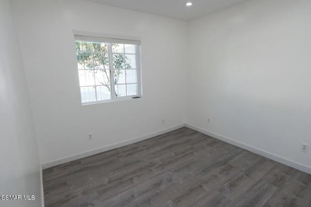 718 Greenbriar Avenue, Simi Valley CA: https://media.crmls.org/mediaz/c1208c4e-4247-400b-9616-5e565747c57a.jpg
