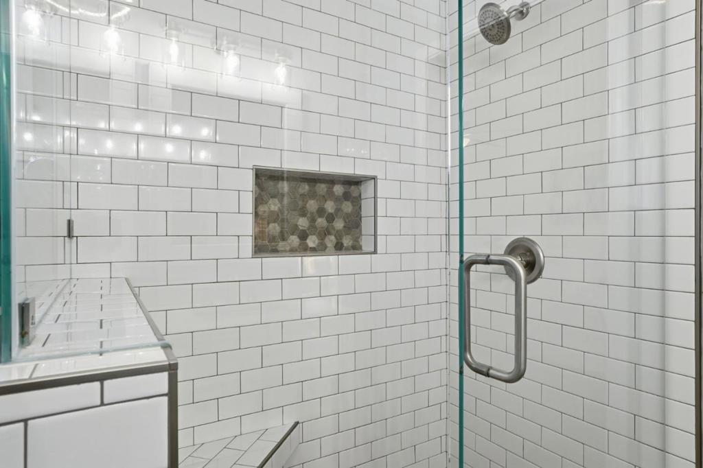 https://media.crmls.org/mediaz/c120a5bc-580e-4743-896d-5f68901a25c6.jpg?preset=X-Large