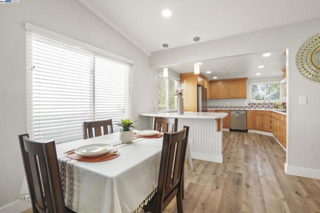 3104 sombrero circle, San Ramon CA: https://media.crmls.org/mediaz/c121128e-69ab-4073-95ea-84fd8bc569bb.jpg