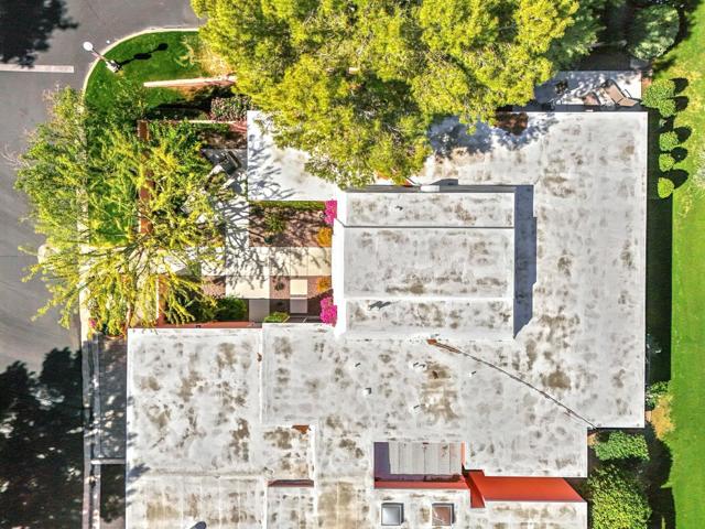 47360 Jadida Avenue, Palm Desert CA: https://media.crmls.org/mediaz/c1212343-f4e9-4eea-bd53-24c7175de4ba.jpg