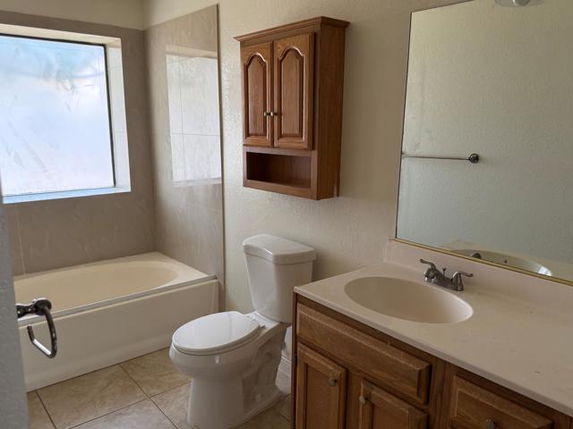51580 Avenida Villa, La Quinta CA: https://media.crmls.org/mediaz/c1212ab7-e675-4bb9-83df-79553cb38a06.jpg