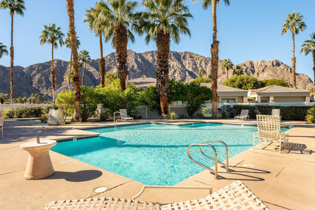 54396 Shoal Creek, La Quinta CA: https://media.crmls.org/mediaz/c121d0b4-cae6-42da-aa7d-9e5dc0f31aa7.jpg