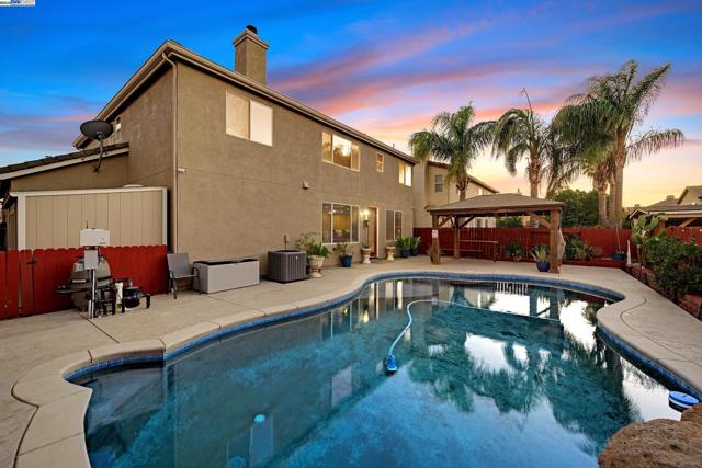 1419 Nubian St, Patterson CA: https://media.crmls.org/mediaz/c121d4f9-e534-431b-a219-857fde3fe3e1.jpg
