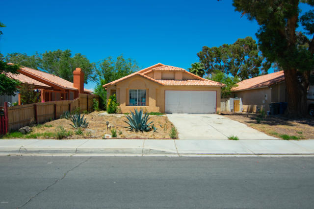 517 E Ave J-12, Lancaster CA: https://media.crmls.org/mediaz/c1229464-e442-43d6-af95-3d06fafa6038.jpg