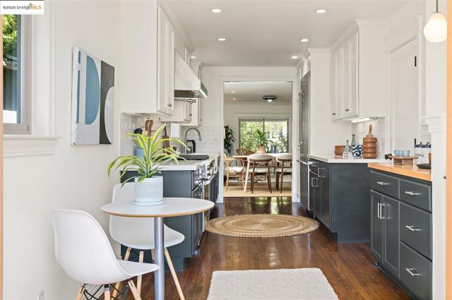 2310 Spaulding Ave, Berkeley CA: https://media.crmls.org/mediaz/c122cb2f-60c6-4dd5-b9ff-4a3fa6adebbb.jpg