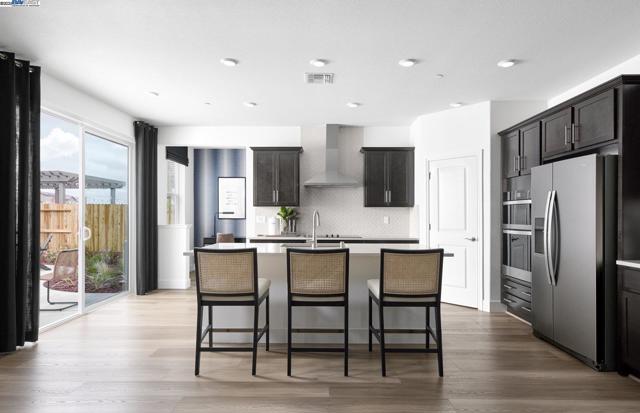 3108 Barnowl Way, Manteca CA: https://media.crmls.org/mediaz/c12347c8-ce11-4ac4-8bb9-be16f351cb1b.jpg