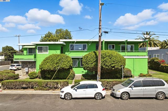 3101 61St Ave, Oakland CA: https://media.crmls.org/mediaz/c1238dd4-d2f8-428e-af44-d9fdbd80bdc4.jpg