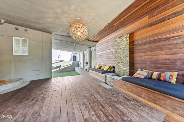 453 Frontenac Avenue, Los Angeles CA: https://media.crmls.org/mediaz/c123dfe8-40b0-44ce-a968-8f6f8387a6ef.jpg